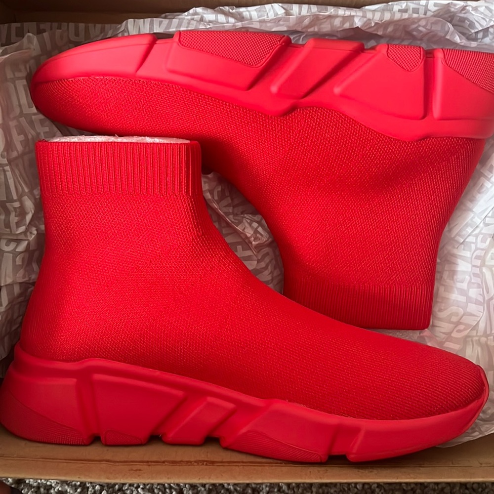 Steve Madden Gametime red sock shoe